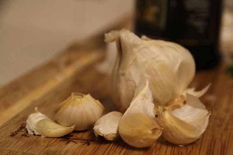 Does Garlic help lower cholesterol?  Wellness Inspired